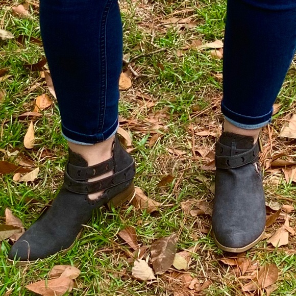 Ankle boots - Picture 1 of 1